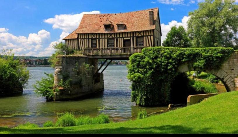 Logement Convivial, Charmant Et Spacieux Сен-Марсель Экстерьер фото